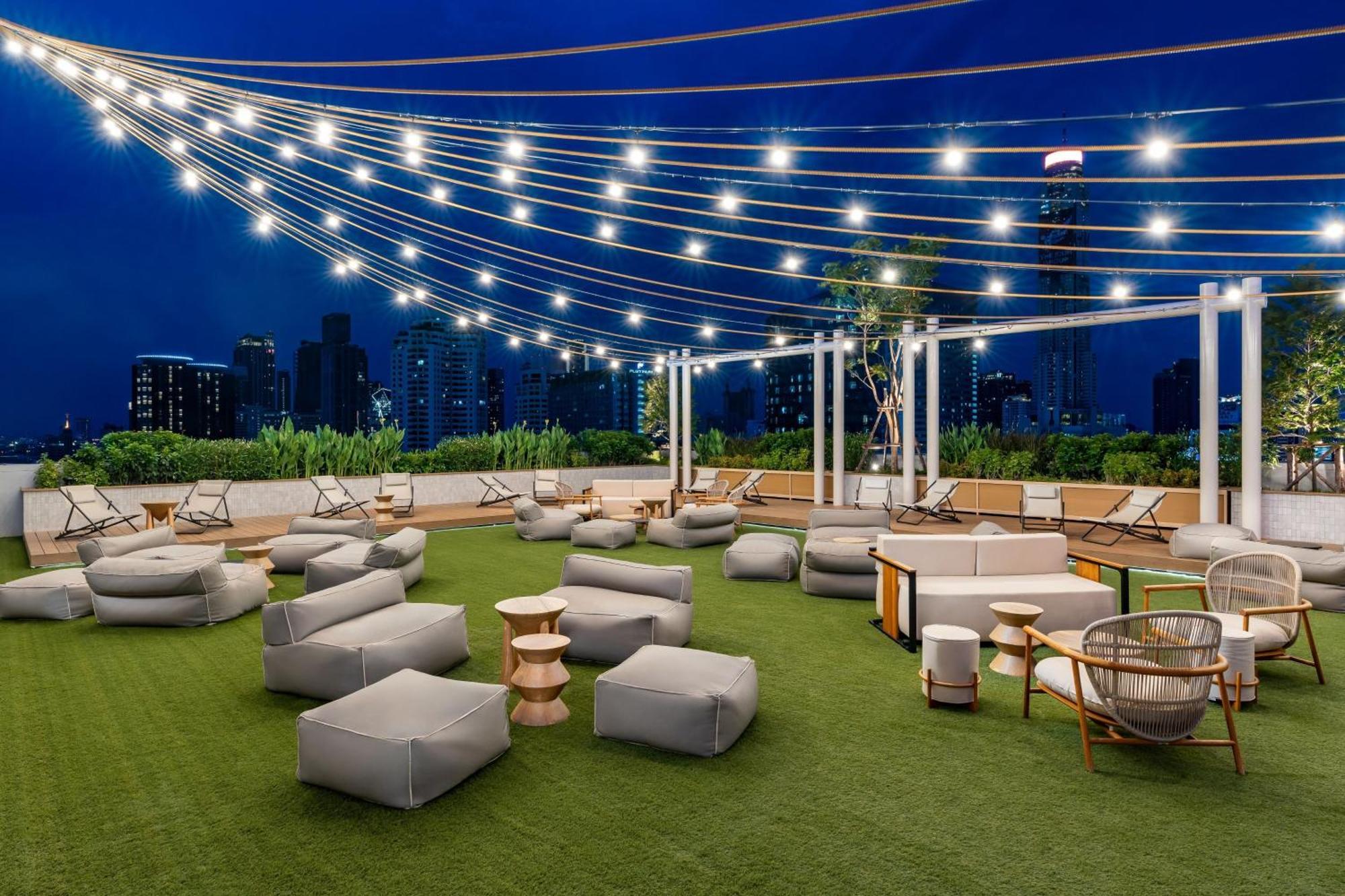 Hotel Moxy Bangkok Ratchaprasong Exterior foto