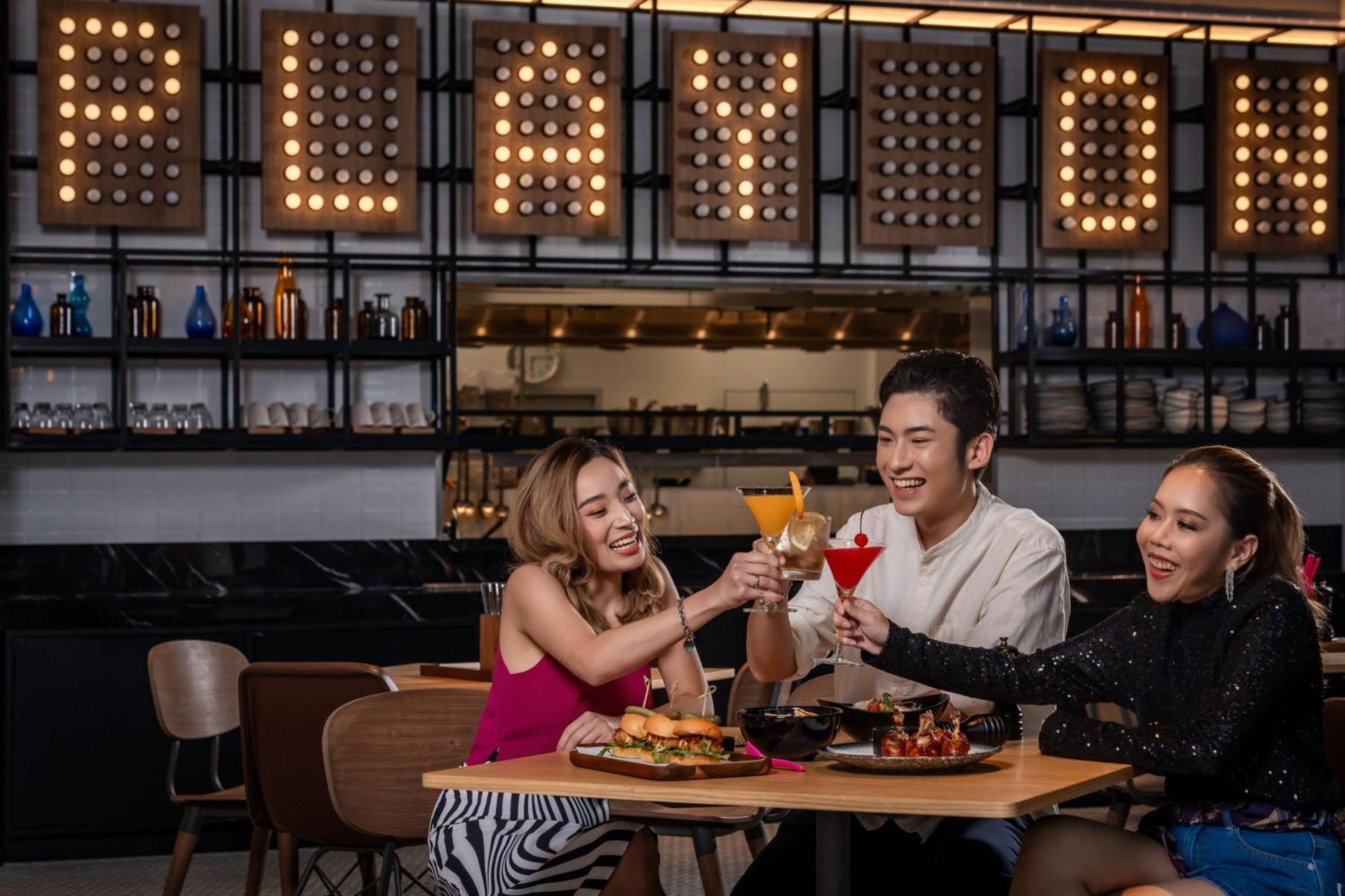 Hotel Moxy Bangkok Ratchaprasong Exterior foto