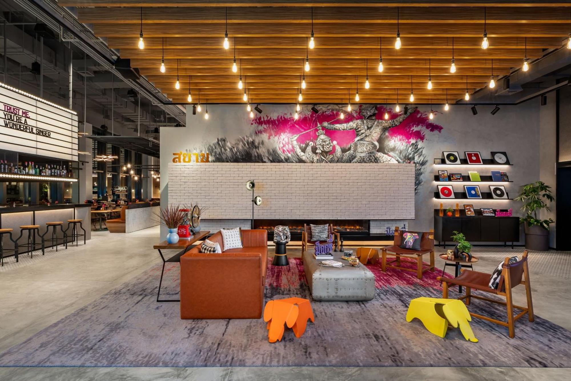Hotel Moxy Bangkok Ratchaprasong Exterior foto