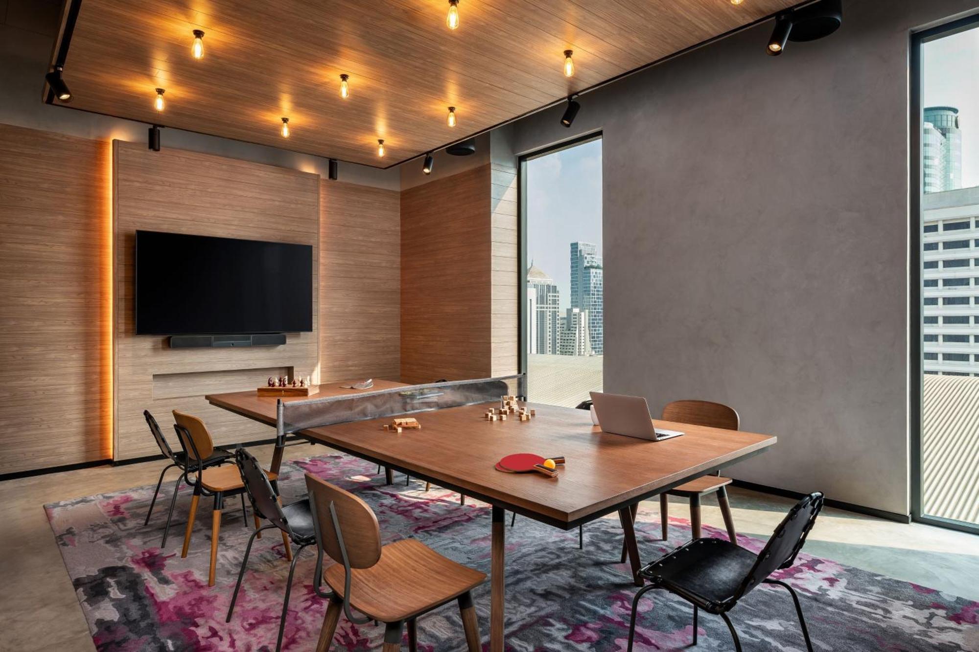 Hotel Moxy Bangkok Ratchaprasong Exterior foto
