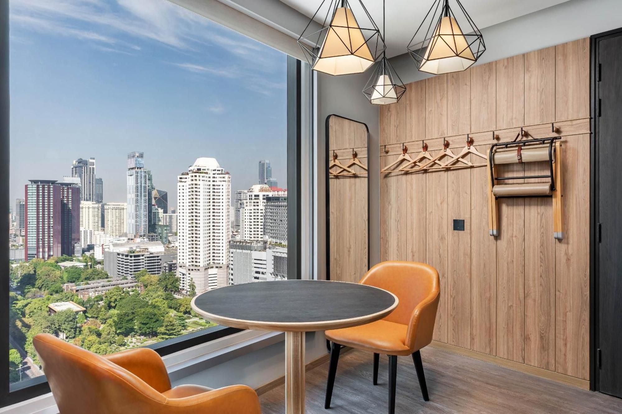 Hotel Moxy Bangkok Ratchaprasong Exterior foto
